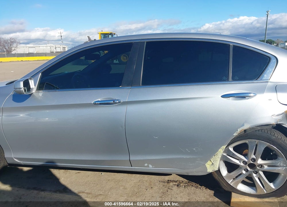 2013 HONDA ACCORD VIN: 1HGCR2F88DA145770