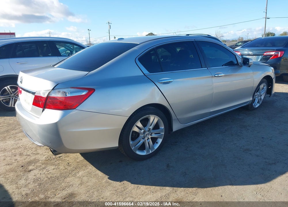 2013 HONDA ACCORD VIN: 1HGCR2F88DA145770