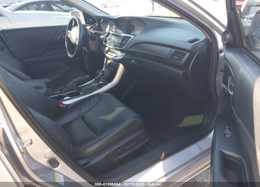 2013 HONDA ACCORD VIN: 1HGCR2F88DA145770