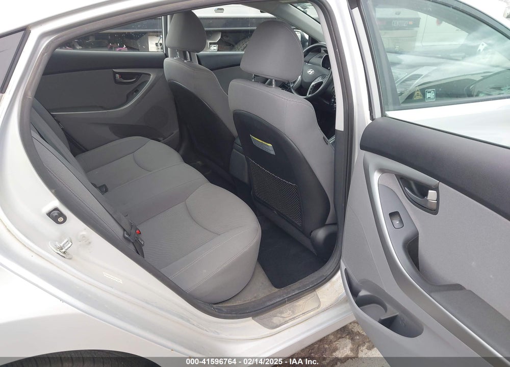 2014 HYUNDAI ELANTRA VIN: KMHDH4AE3EU121452