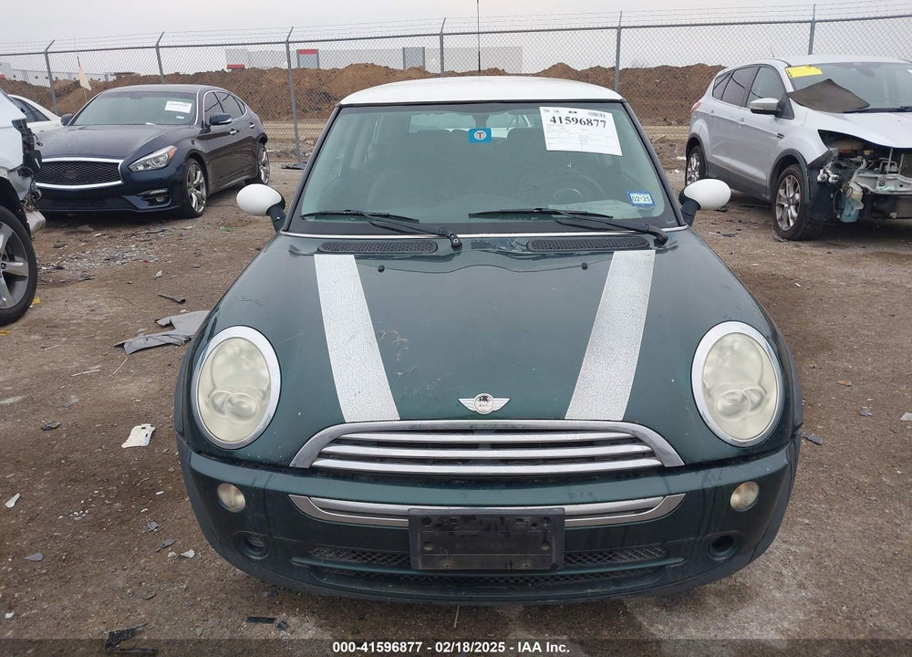 2006 MINI COOPER VIN: WMWRC33566TK72578