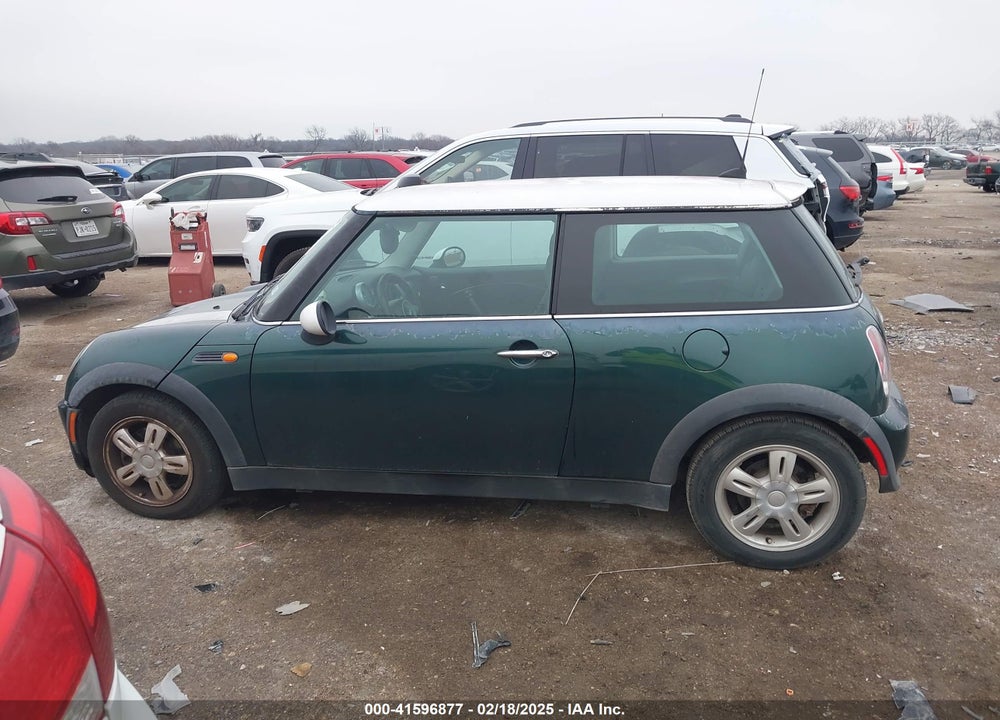 2006 MINI COOPER VIN: WMWRC33566TK72578