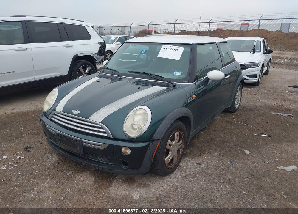 2006 MINI COOPER VIN: WMWRC33566TK72578
