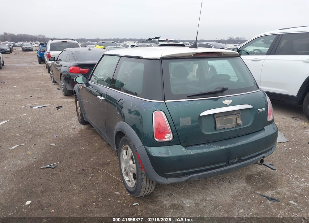 2006 MINI COOPER VIN: WMWRC33566TK72578