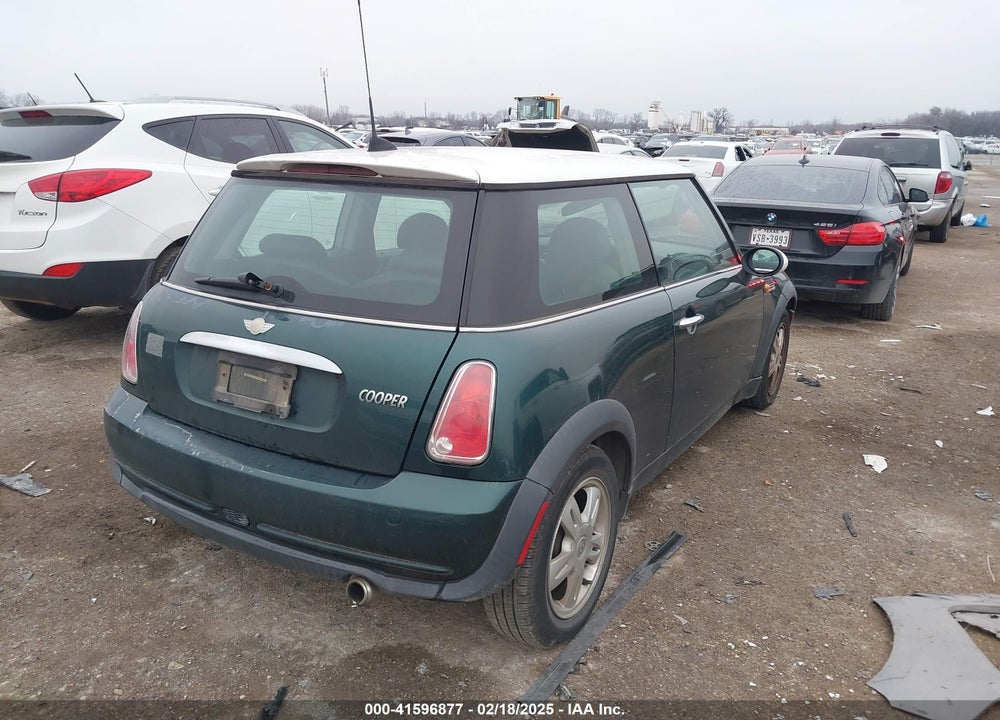 2006 MINI COOPER VIN: WMWRC33566TK72578