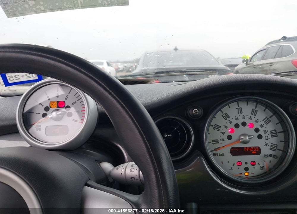 2006 MINI COOPER VIN: WMWRC33566TK72578