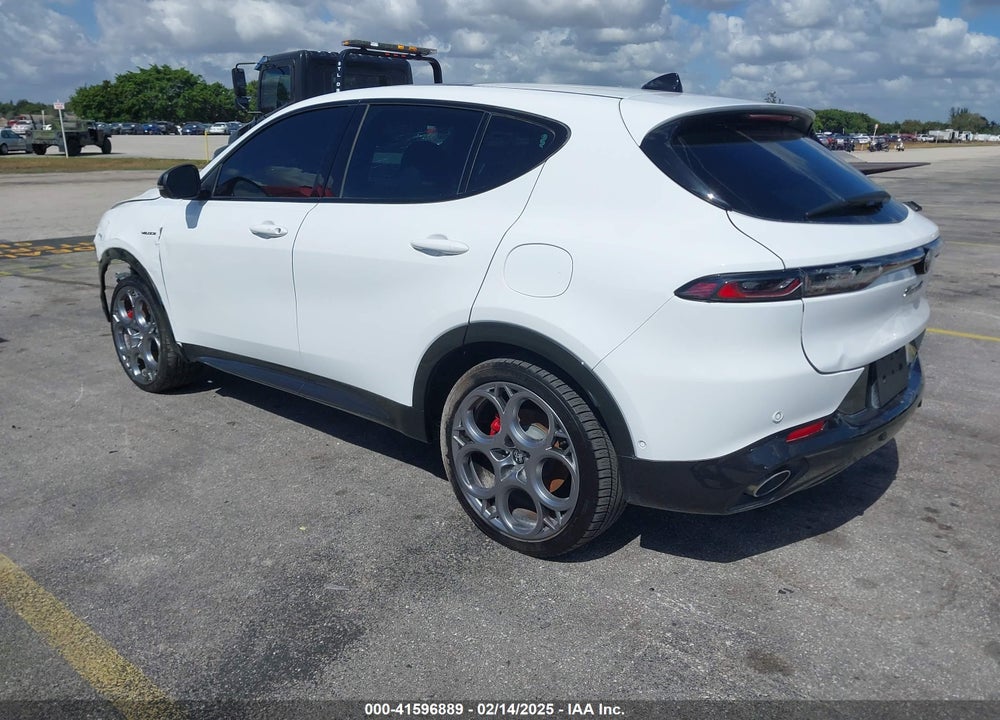 2024 ALFA ROMEO TONALE VELOCE EAWD VIN: ZASPATDW7R3051085