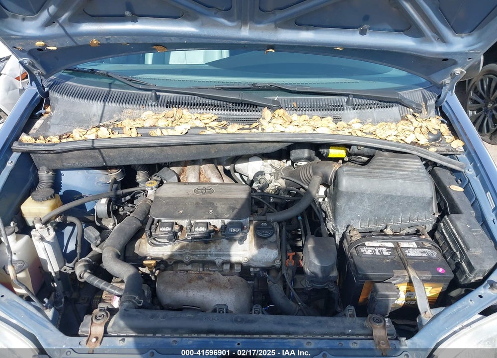 1998 TOYOTA SIENNA XLE VIN: 4T3ZF13C5WU028625