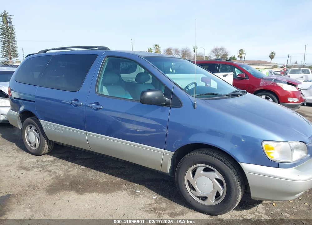 1998 TOYOTA SIENNA XLE VIN: 4T3ZF13C5WU028625