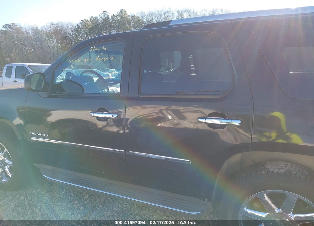 2011 GMC YUKON DENALI VIN: 1GKS1EEF1BR322228