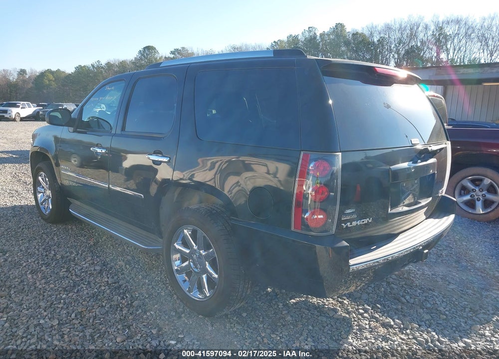 2011 GMC YUKON DENALI VIN: 1GKS1EEF1BR322228