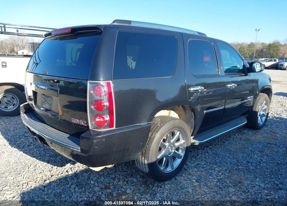 2011 GMC YUKON DENALI VIN: 1GKS1EEF1BR322228
