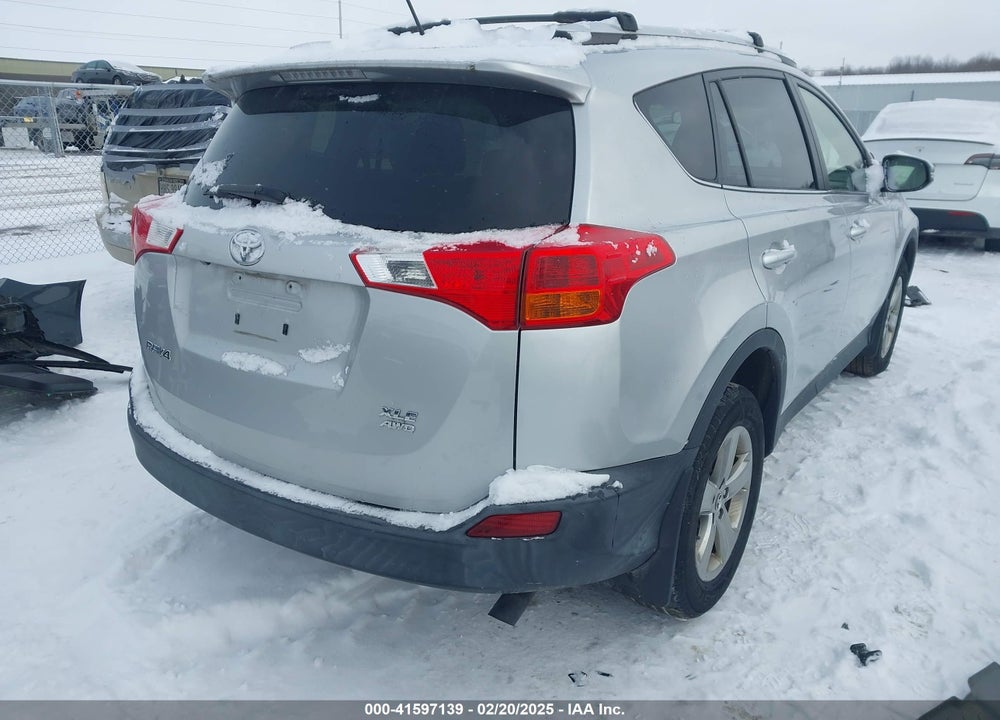 2015 TOYOTA RAV4 XLE VIN: JTMRFREV3FJ037075