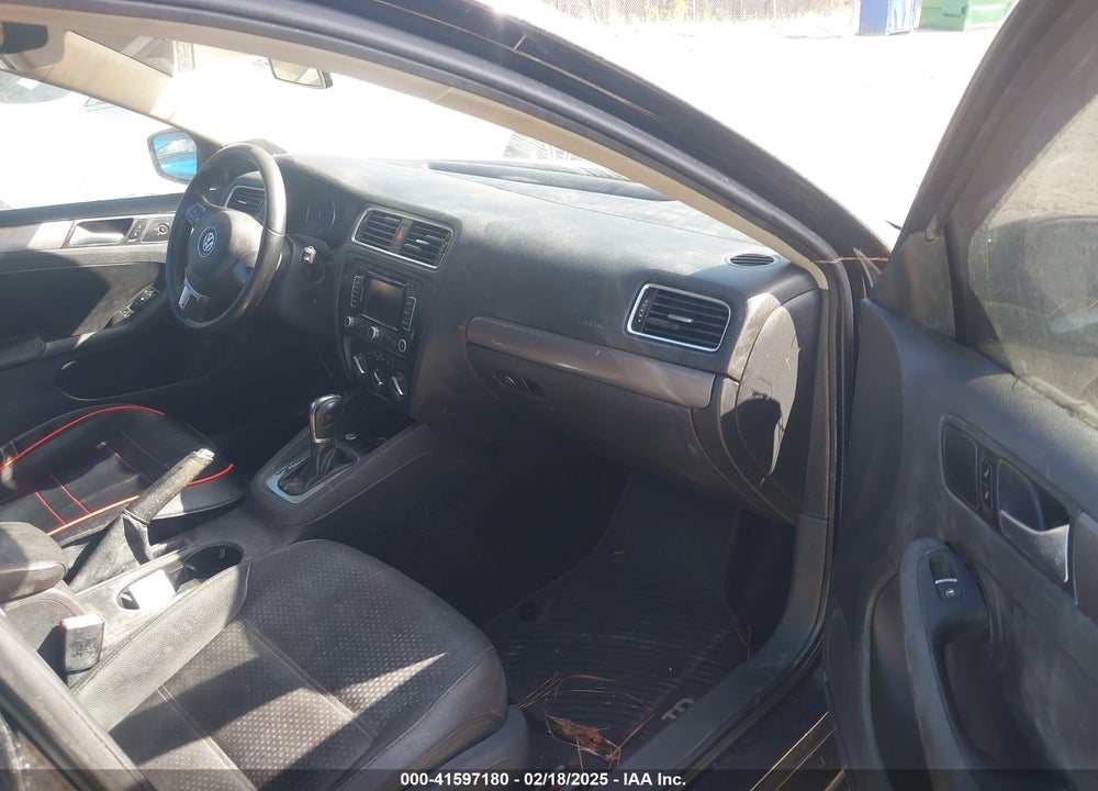 2013 VOLKSWAGEN JETTA VIN: 3VWLL7AJ8DM285616