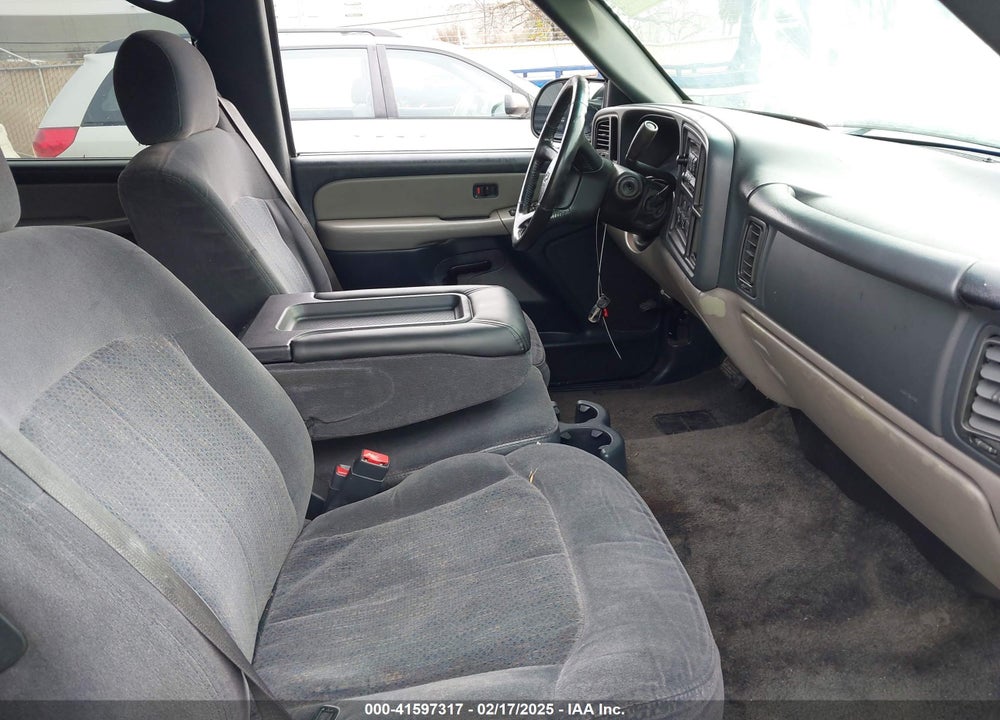 2002 CHEVROLET SUBURBAN 1500 LS VIN: 1GNEC16T72J325186