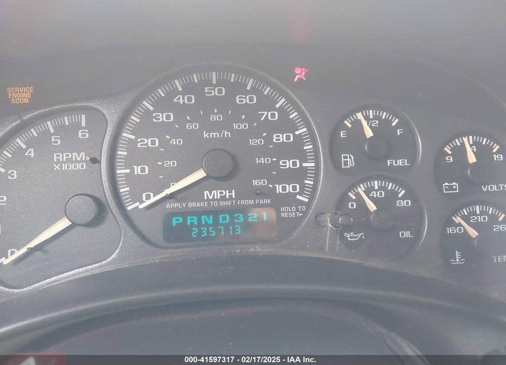 2002 CHEVROLET SUBURBAN 1500 LS VIN: 1GNEC16T72J325186