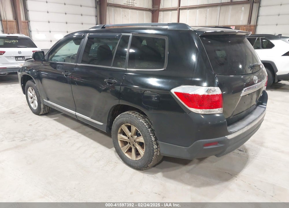 2013 TOYOTA HIGHLANDER BASE PLUS V6 VIN: 5TDBK3EH1DS185021
