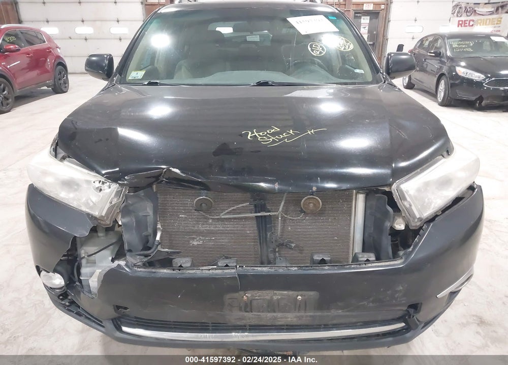2013 TOYOTA HIGHLANDER BASE PLUS V6 VIN: 5TDBK3EH1DS185021