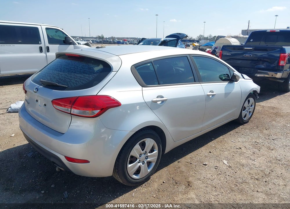 2016 KIA FORTE 5-DOOR VIN: KNAFK5A88G5524416