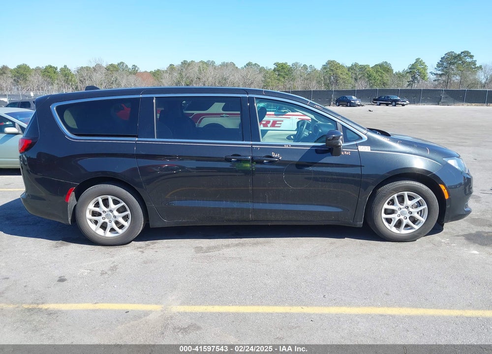2017 CHRYSLER PACIFICA LX VIN: 2C4RC1CG0HR522383