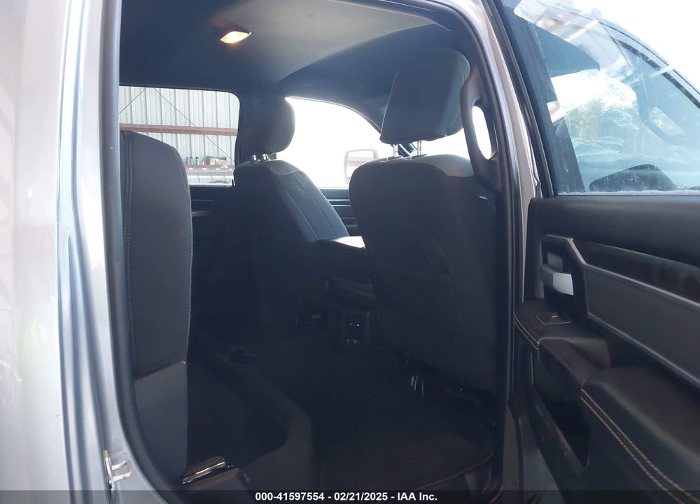 2024 RAM 2500 BIG HORN 4X4 6'4 BOX VIN: 3C6UR5DLXRG153848
