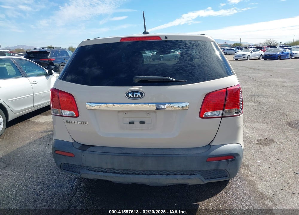 2012 KIA SORENTO LX VIN: 5XYKT3A14CG215436