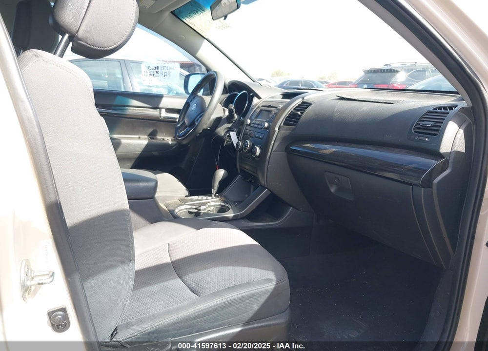 2012 KIA SORENTO LX VIN: 5XYKT3A14CG215436
