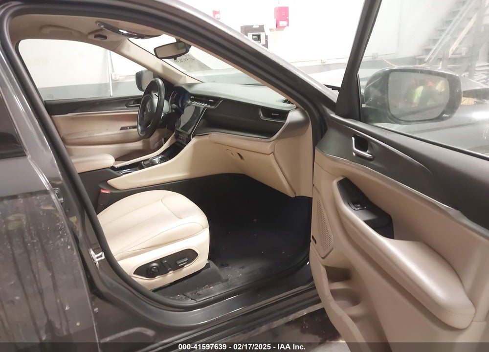 2021 JEEP GRAND CHEROKEE L LIMITED 4X4 VIN: 1C4RJKBG2M8211010