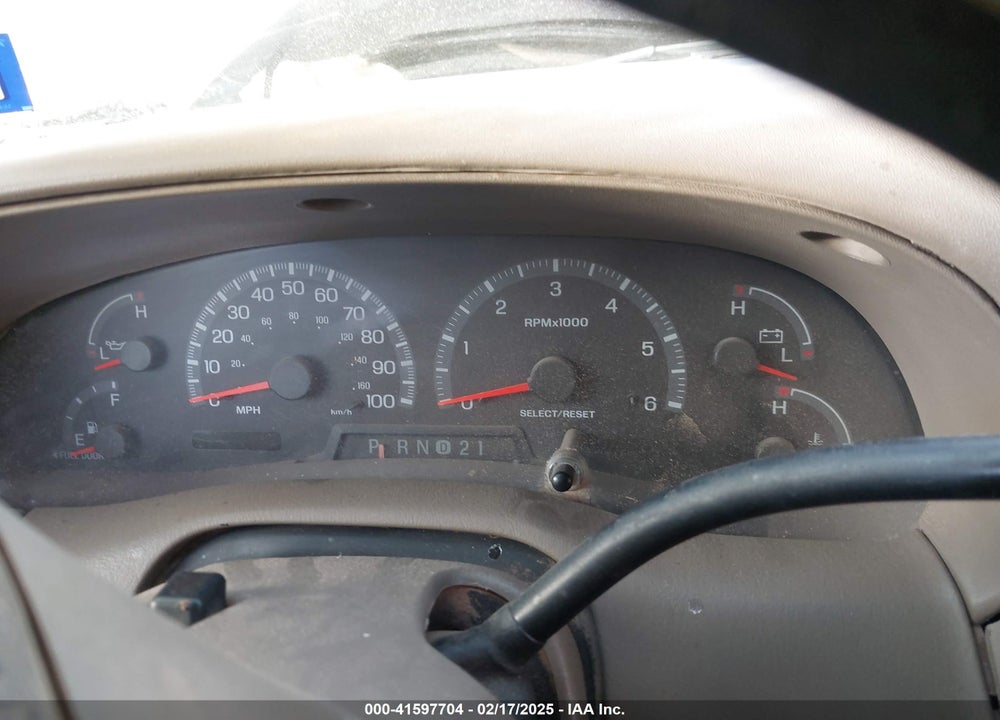 2002 FORD F-150 LARIAT/XLT VIN: 1FTRW08L82KC66135