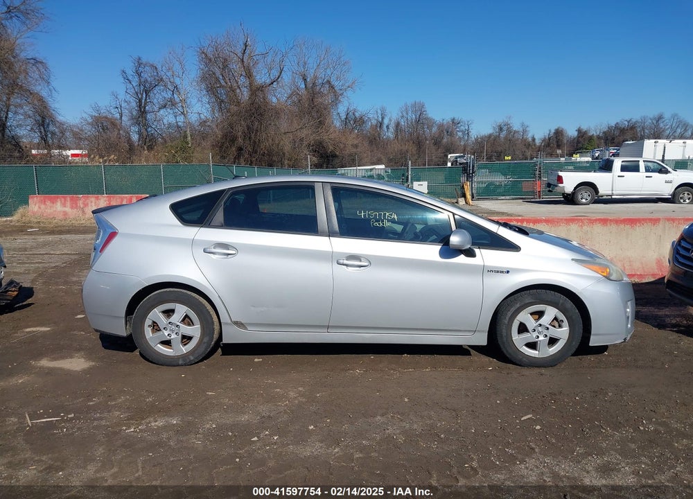 2011 TOYOTA PRIUS THREE VIN: JTDKN3DU7B0282942