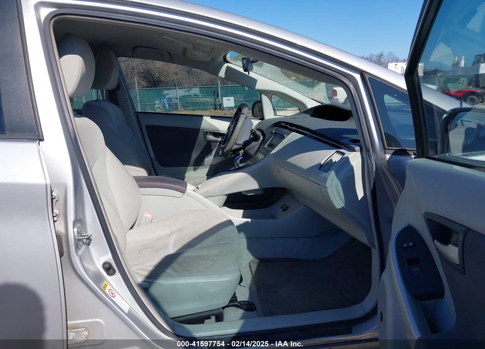 2011 TOYOTA PRIUS THREE VIN: JTDKN3DU7B0282942