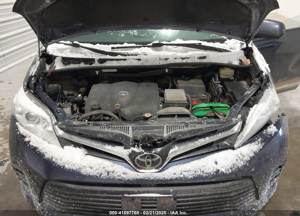 2018 TOYOTA SIENNA LE 7 PASSENGER VIN: 5TDJZ3DC3JS206783