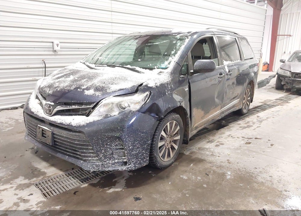 2018 TOYOTA SIENNA LE 7 PASSENGER VIN: 5TDJZ3DC3JS206783