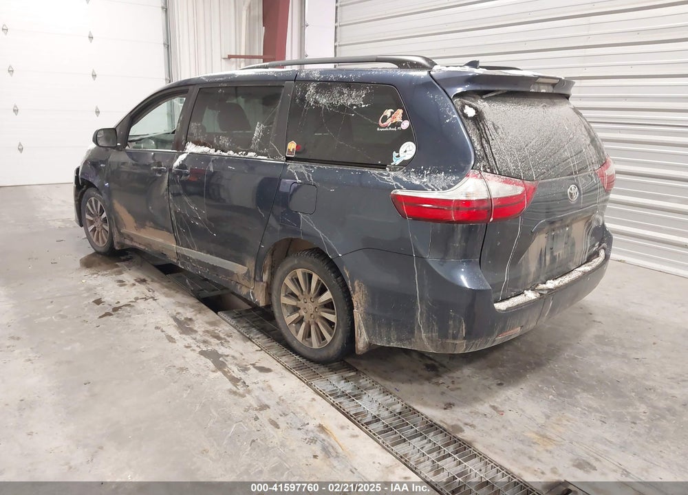 2018 TOYOTA SIENNA LE 7 PASSENGER VIN: 5TDJZ3DC3JS206783