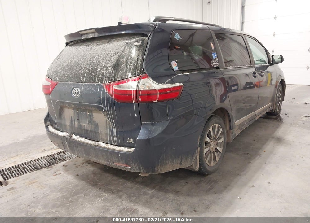 2018 TOYOTA SIENNA LE 7 PASSENGER VIN: 5TDJZ3DC3JS206783