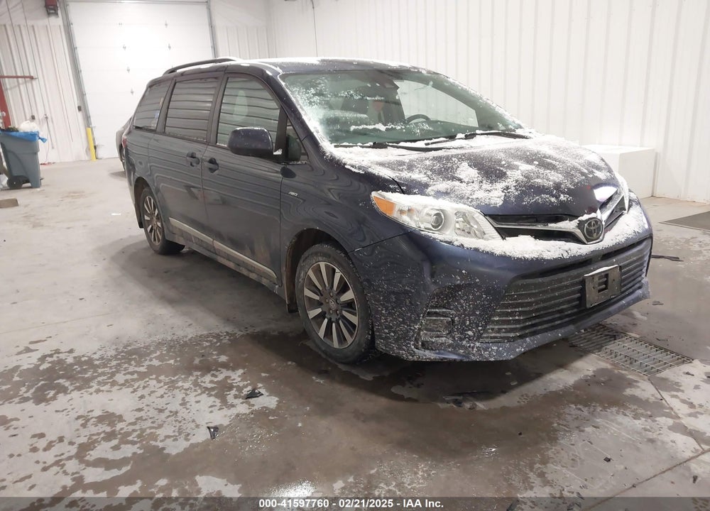 2018 TOYOTA SIENNA LE 7 PASSENGER VIN: 5TDJZ3DC3JS206783