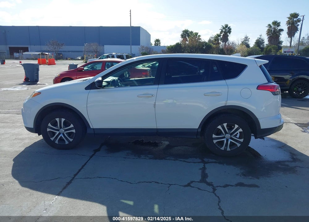 2018 TOYOTA RAV4 LE VIN: JTMZFREV5JJ745868