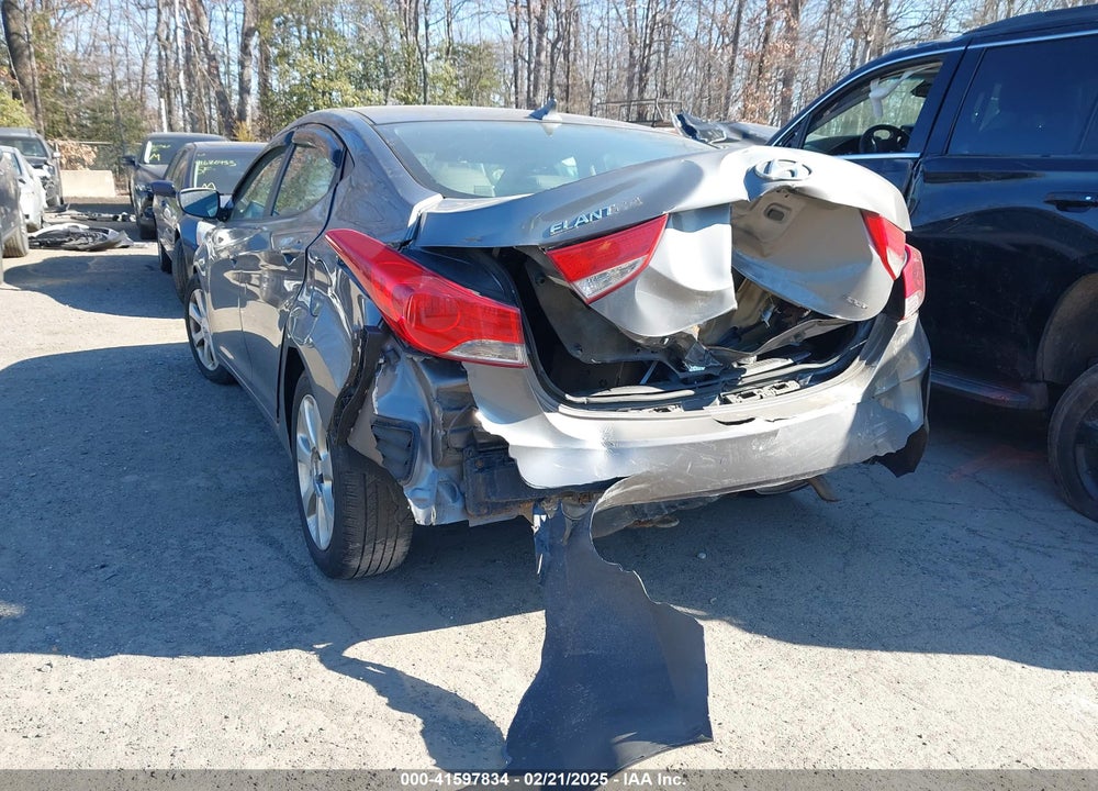 2011 HYUNDAI ELANTRA VIN: 5NPDH4AE8BH075367