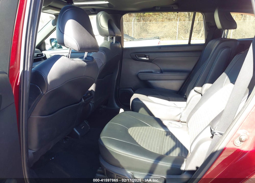 2021 TOYOTA HIGHLANDER XSE VIN: 5TDLZRBH8MS100585