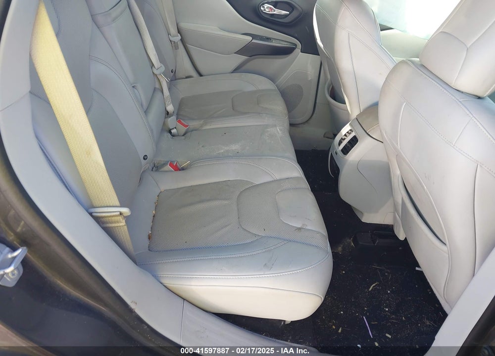 2019 JEEP CHEROKEE VIN: 1C4PJLDB2KD143844
