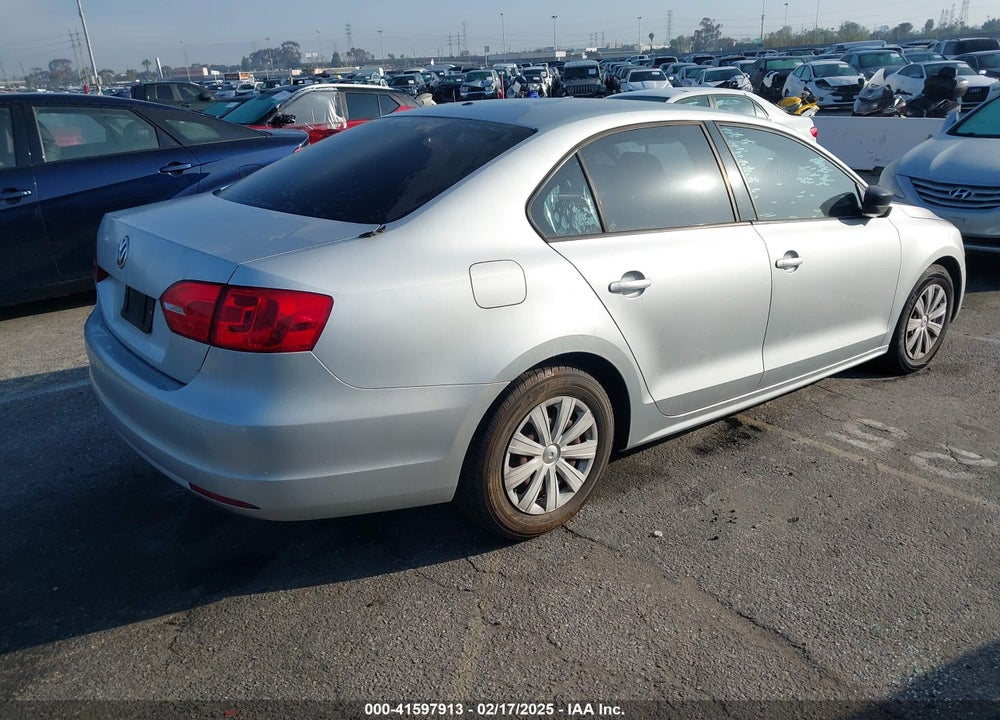 2011 VOLKSWAGEN JETTA 2.0L S VIN: 3VW2K7AJ2BM397520