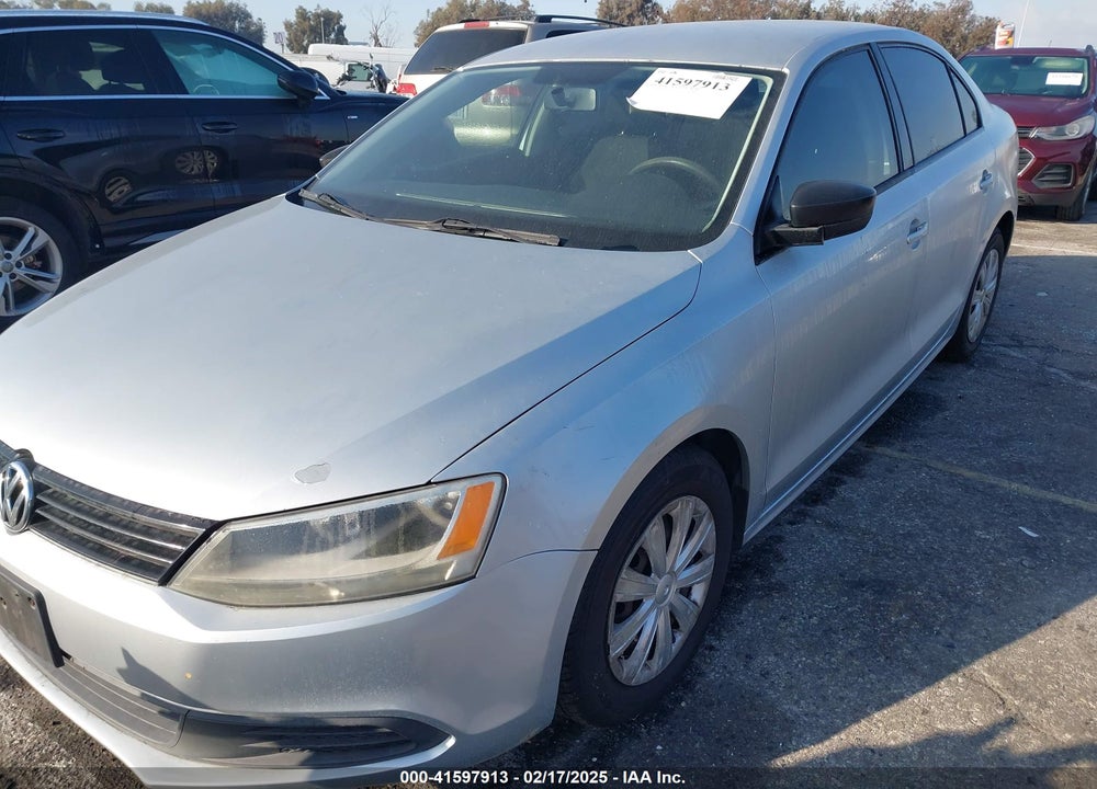 2011 VOLKSWAGEN JETTA 2.0L S VIN: 3VW2K7AJ2BM397520