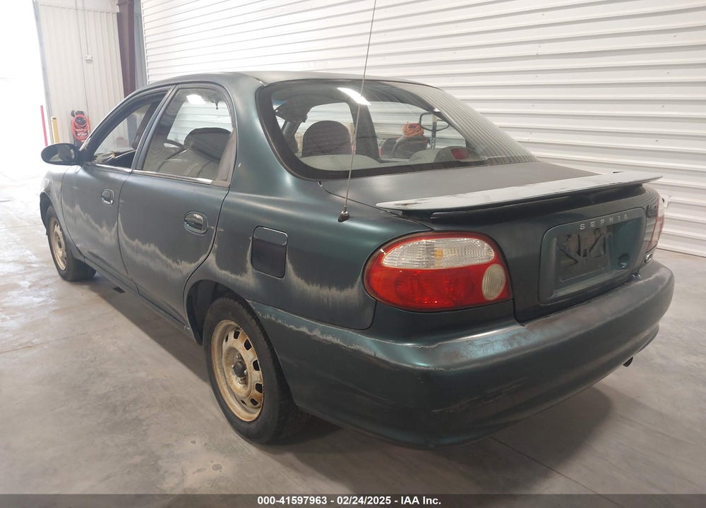 1998 KIA SEPHIA LS VIN: KNAFB1212W5743039