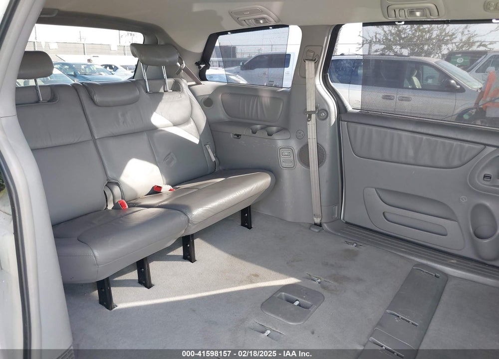 2004 TOYOTA SIENNA VIN: 5TDBA22C24S011397