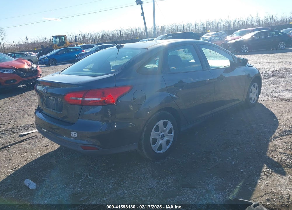 2016 FORD FOCUS VIN: 1FADP3E21GL395670