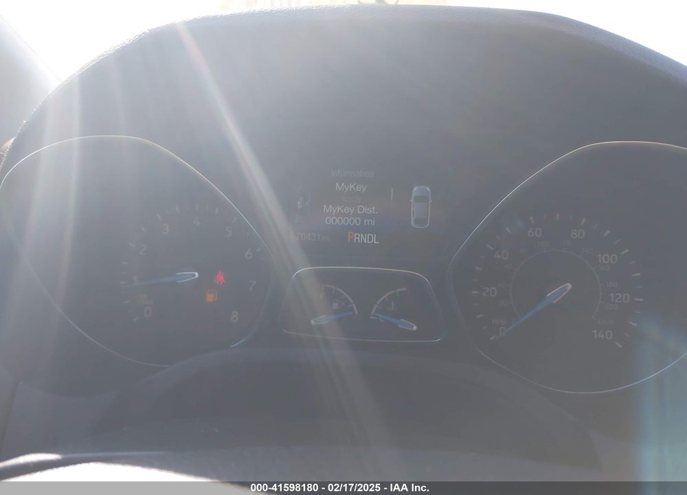 2016 FORD FOCUS VIN: 1FADP3E21GL395670