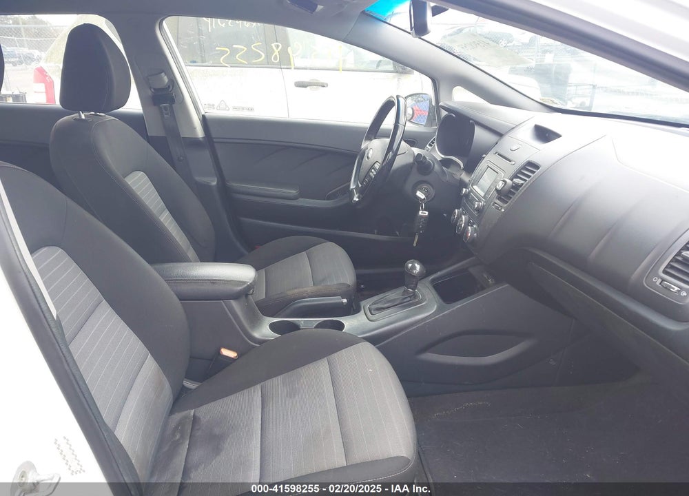 2016 KIA FORTE VIN: KNAFX5A89G5526032