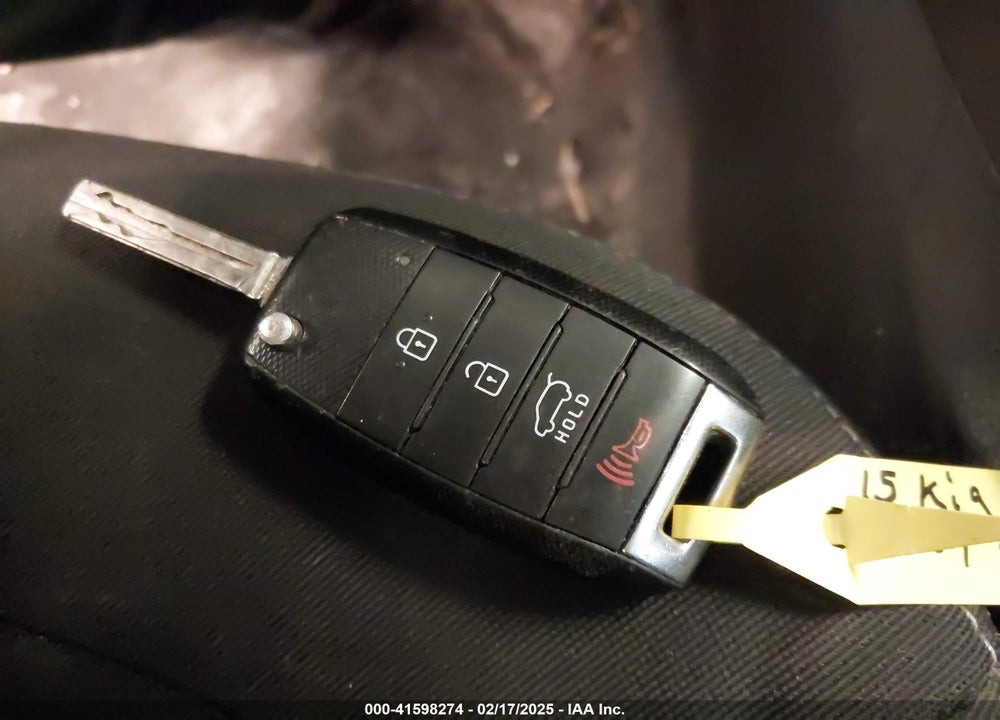 2016 KIA SOUL VIN: KNDJN2A25G7243032