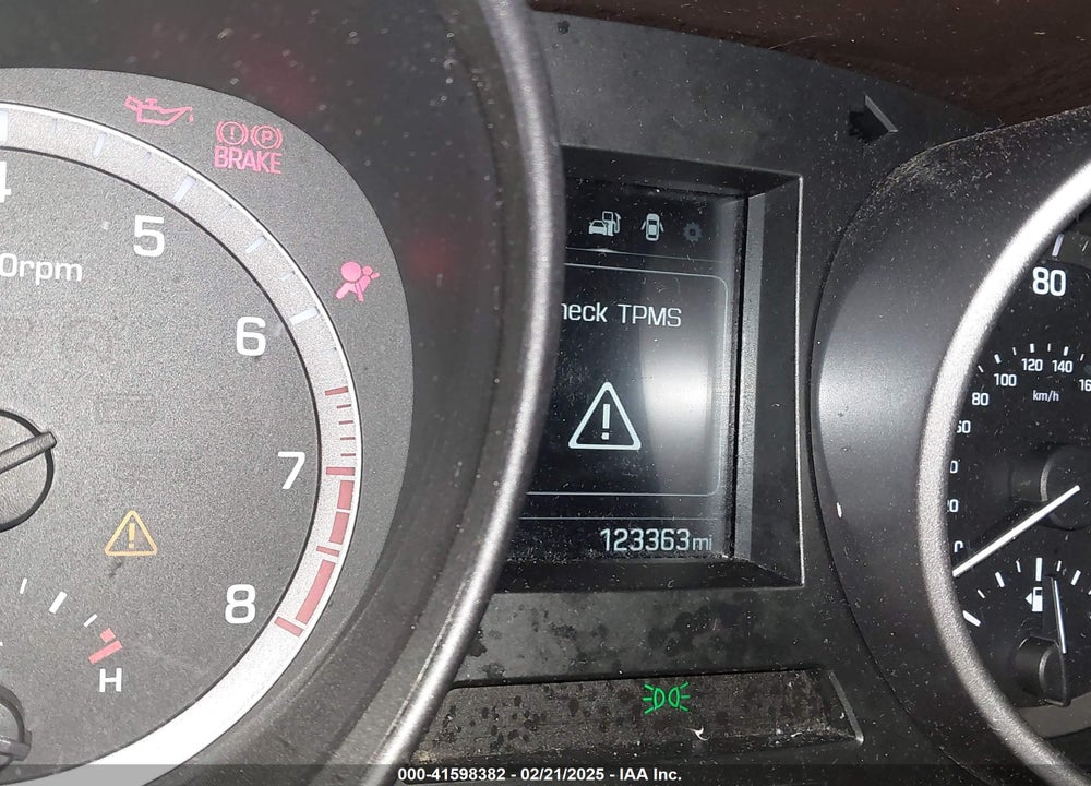 2017 HYUNDAI SANTA FE SPORT 2.4L VIN: 5NMZUDLB8HH033369