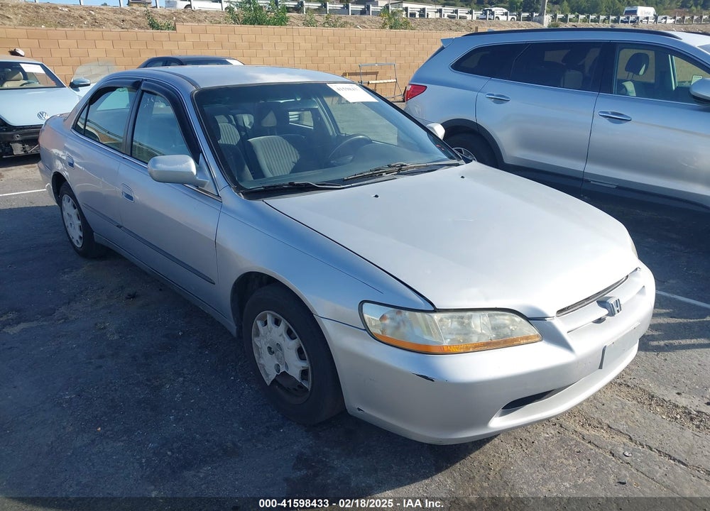 1998 HONDA ACCORD LX VIN: 1HGCG5648WA251708